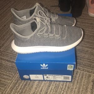 Adidas Tubular shoes 👟